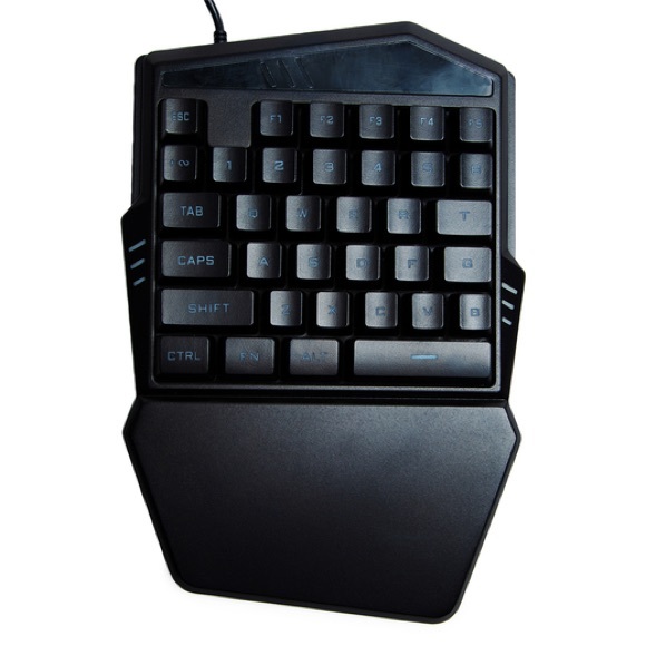 Bugha LED One-Handed Gaming Keyboard - Picture 4 of 8